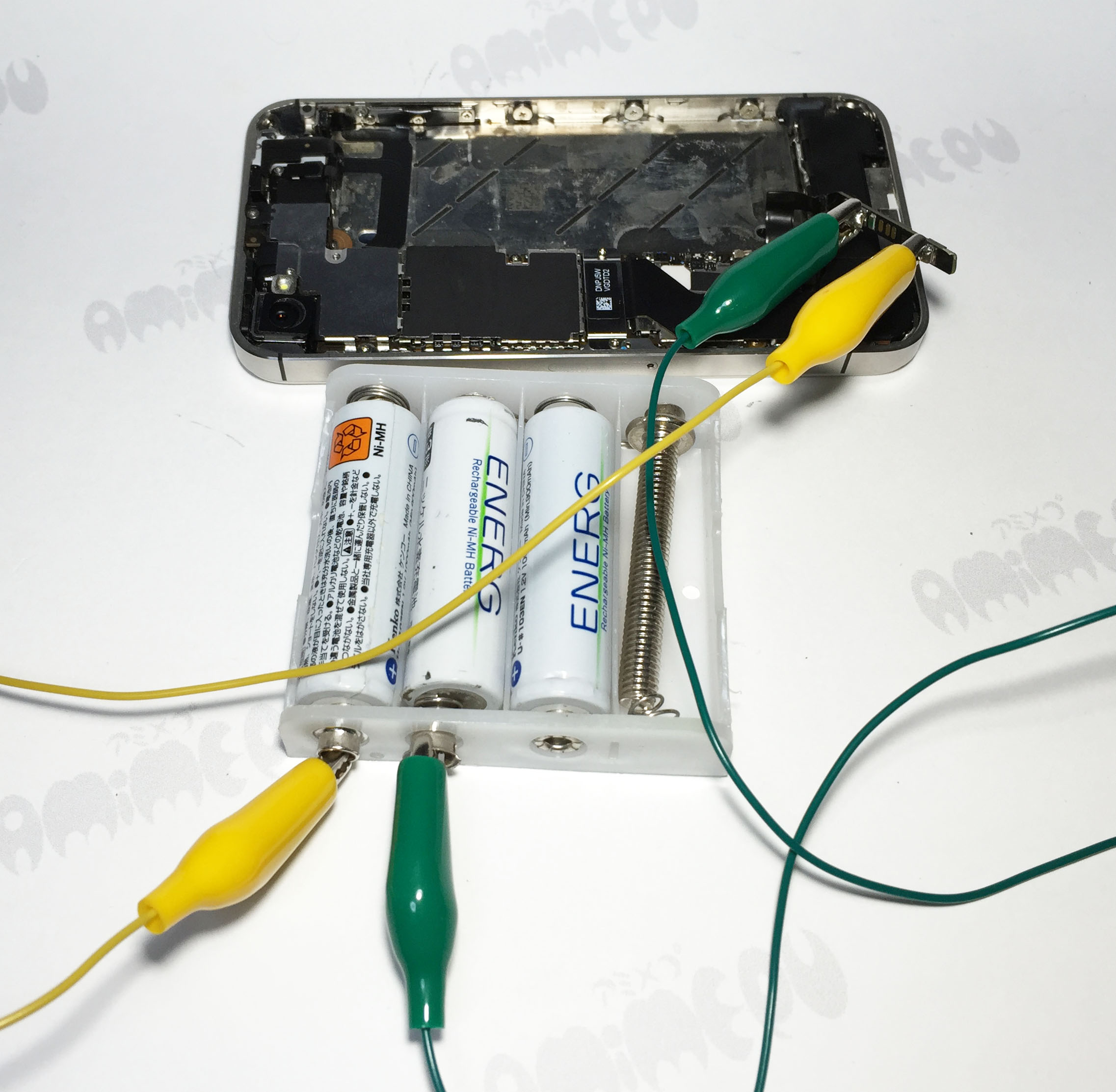 ニッケル水素電池でケータイ起動