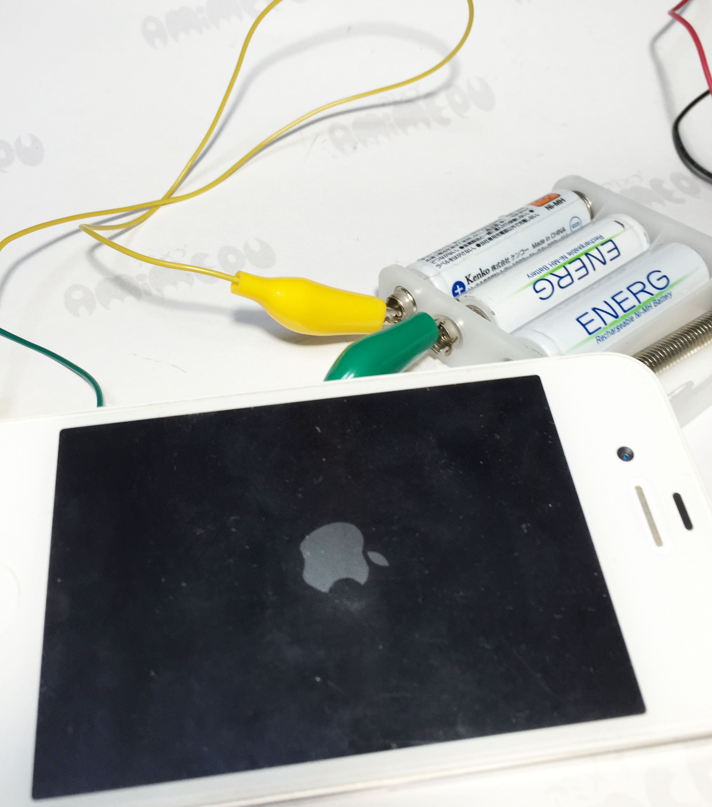 ニッケル水素電池でケータイ起動